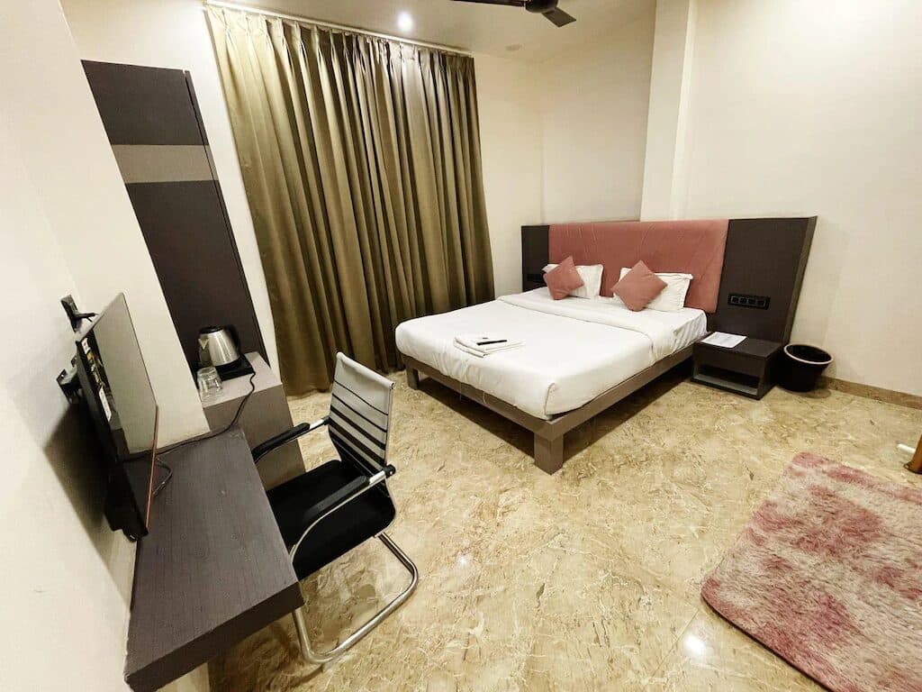 Hotel HR Premium Stay interior 7